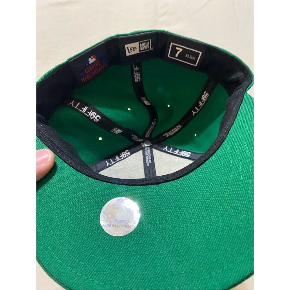 Boston Red Sox Hat - Picture 4 of 5